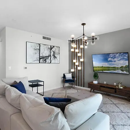 2 Bedroom- 2 Bathroom Storey Lake 3120-103 Pc